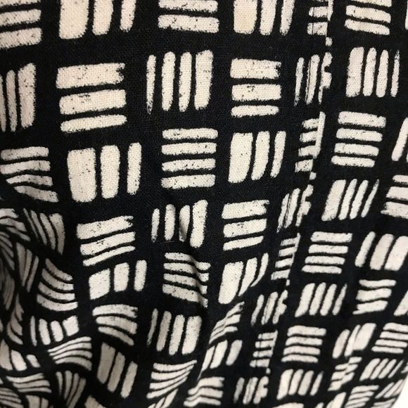 Old Navy Black & White Geometric Print Sleeveless Dress – Size Medium - Picture 4 of 8